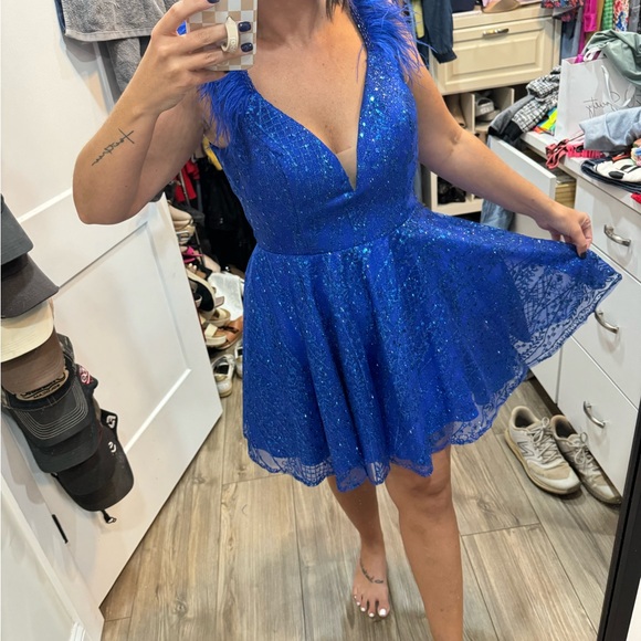 Alyce feather cocktail dress - Picture 5 of 8